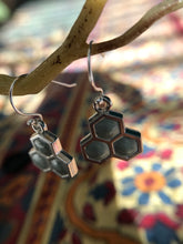 Load image into Gallery viewer, Molecule (gold) with mosaic concrete