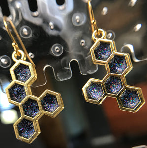 Molecule (gold) with glitter